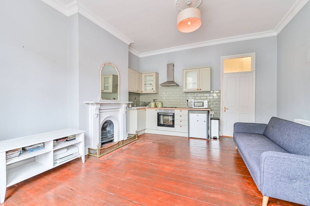 Property photo 3 of 19