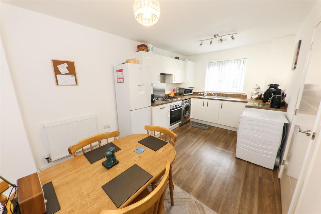 Property photo 1 of 20 Kitchen/Diner