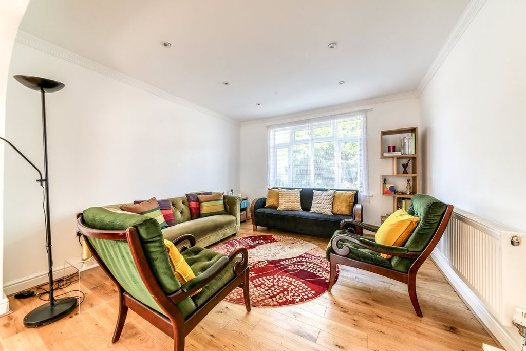 Property photo 2 of 16