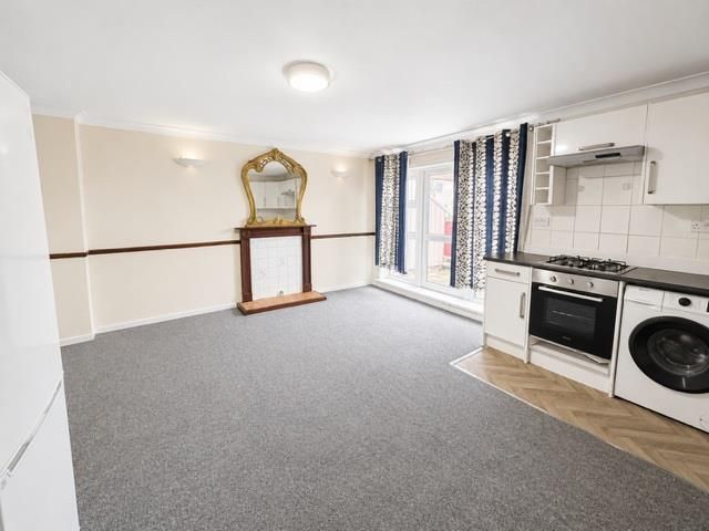 Property photo 2 of 6 Internal View