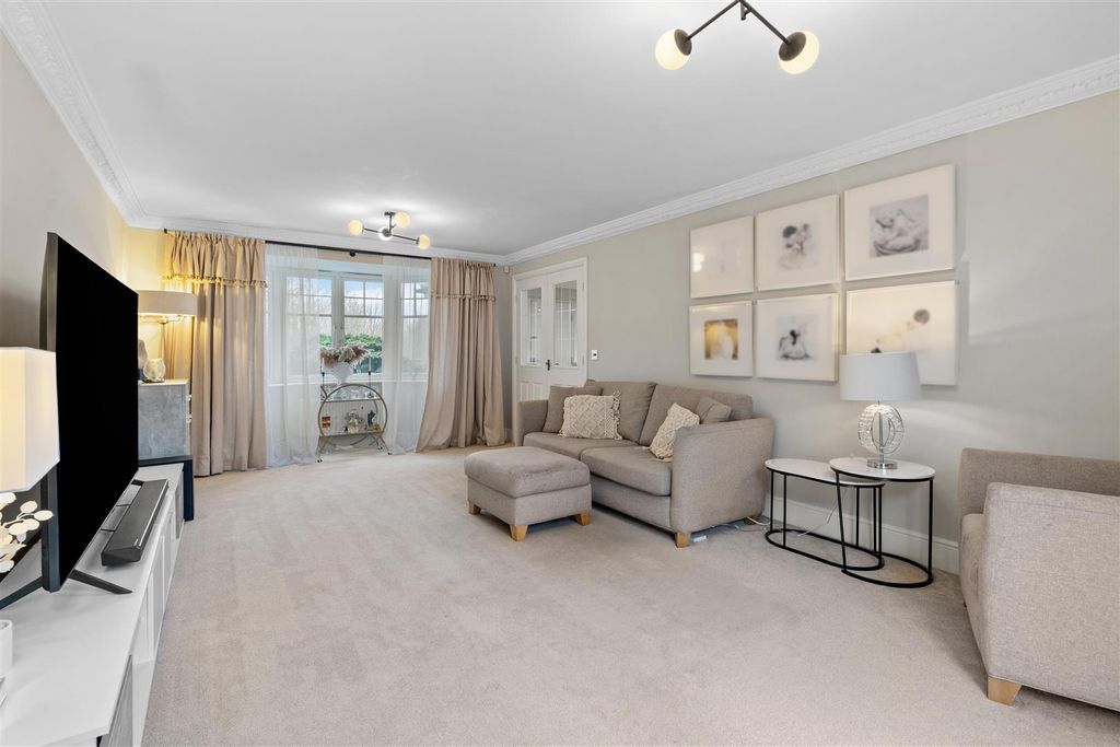 Property photo 2 of 26