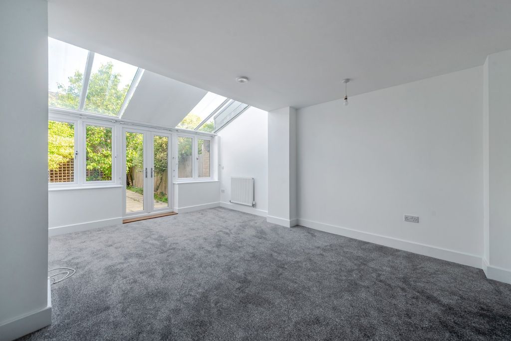 Property photo 3 of 12 Picture No. 16