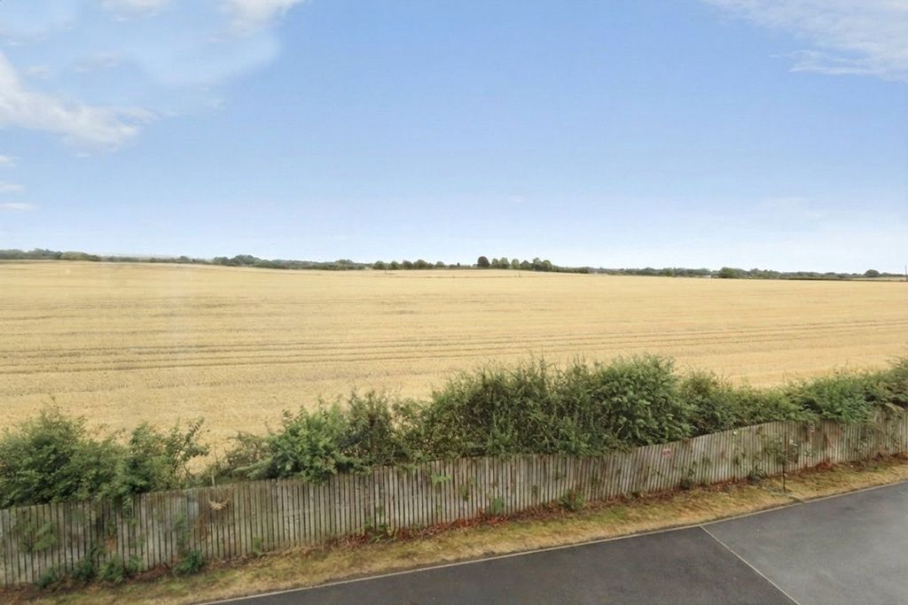 Property photo 2 of 26 Picture No. 27