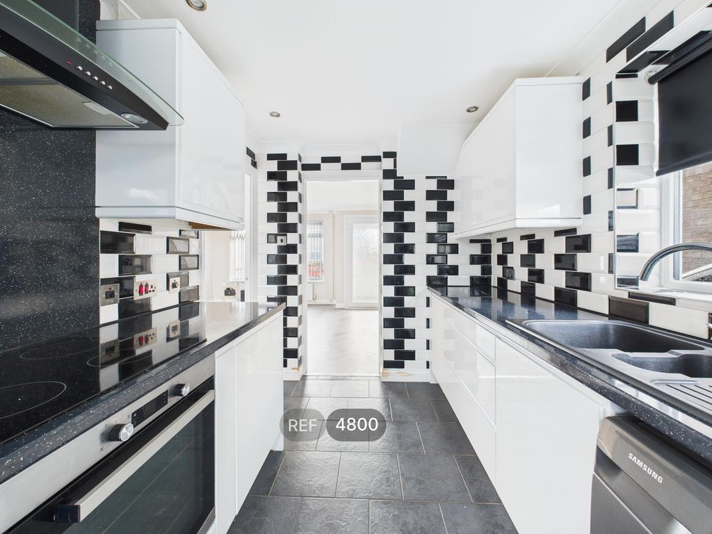 Property photo 2 of 15 Kitchen