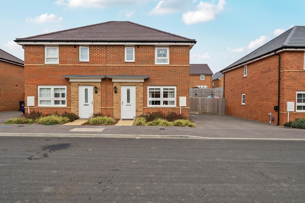 Property photo 3 of 19 1365157-2-68F235E0ee208.Jpg