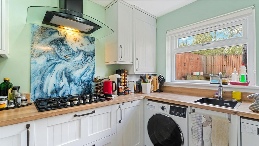 Property photo 3 of 21 Picture No. 06
