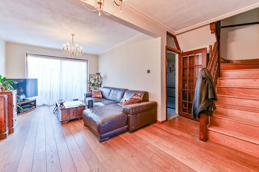 Property photo 3 of 19