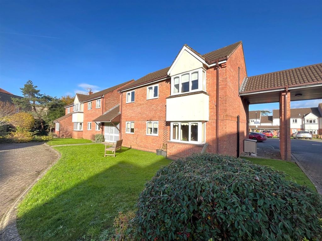 Property photo 1 of 12