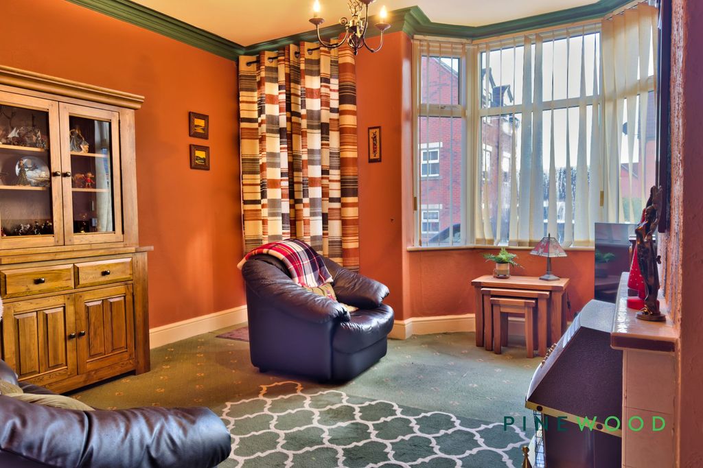 Property photo 2 of 40 Living Room