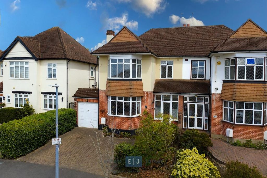 Property photo 1 of 24