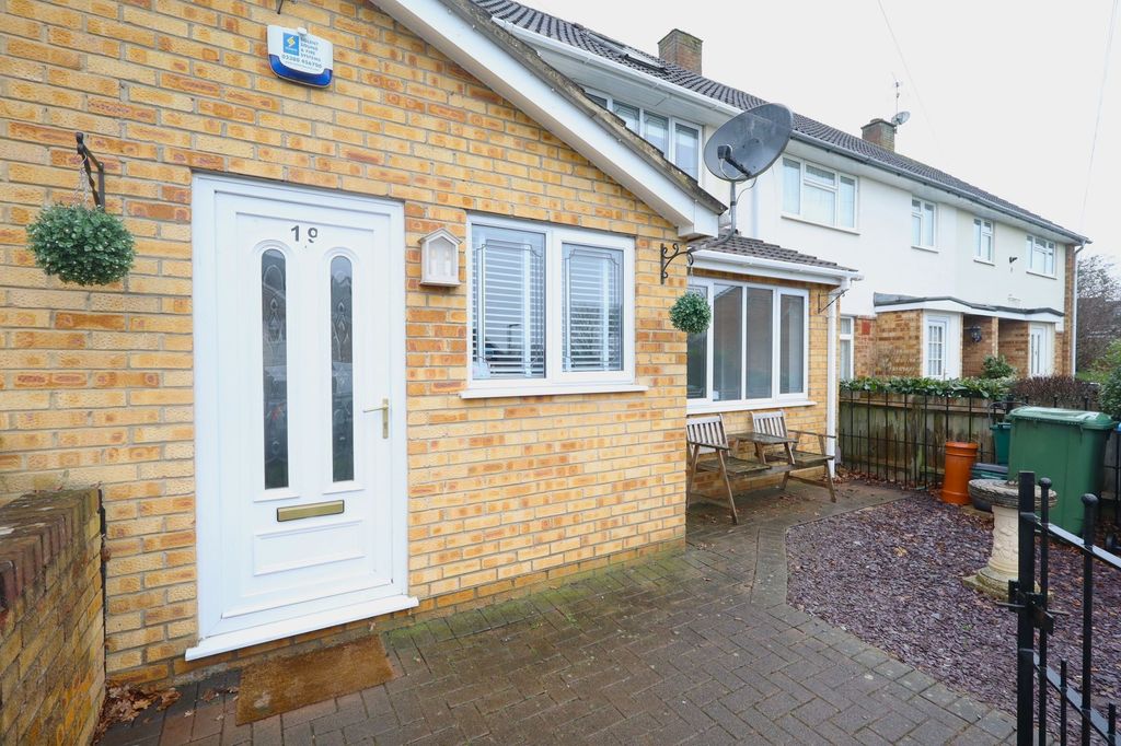 Property photo 1 of 17