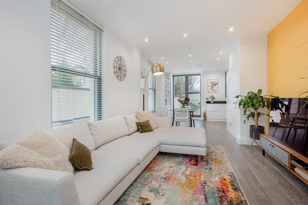 Property photo 3 of 30