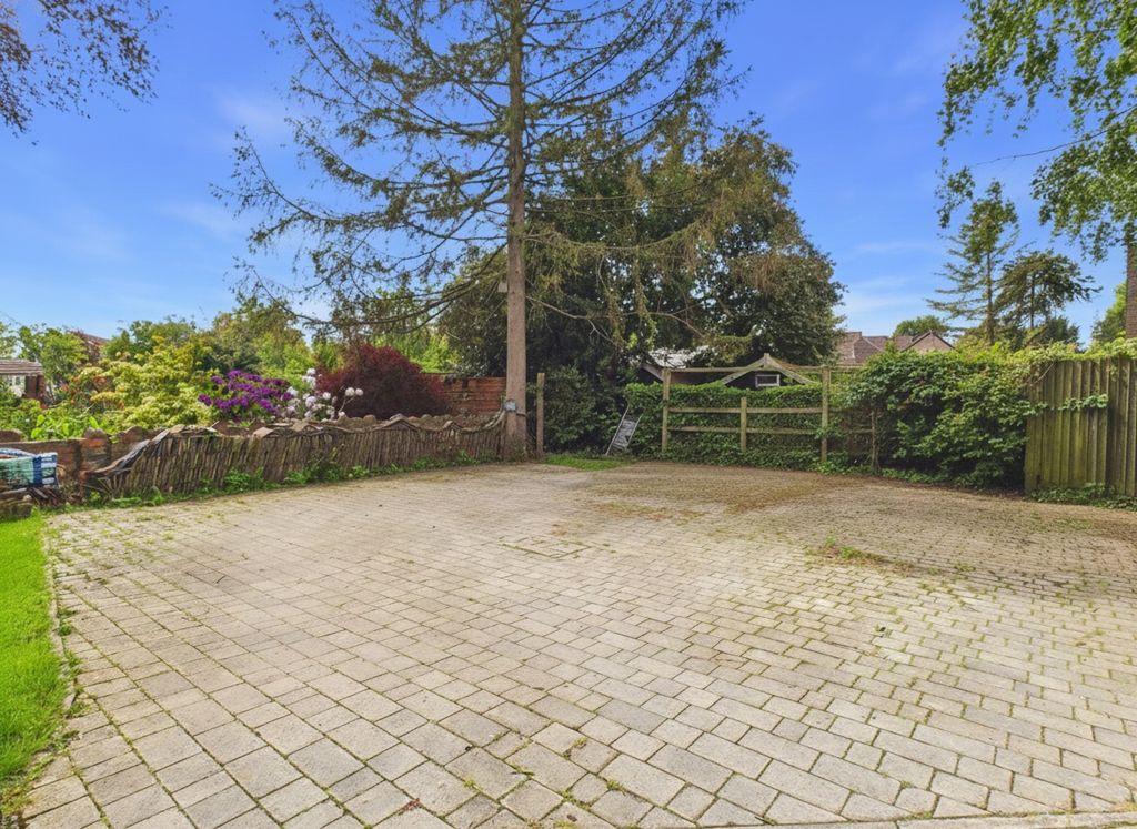 Property photo 2 of 37 Cam04425G0Pr0426Still046001