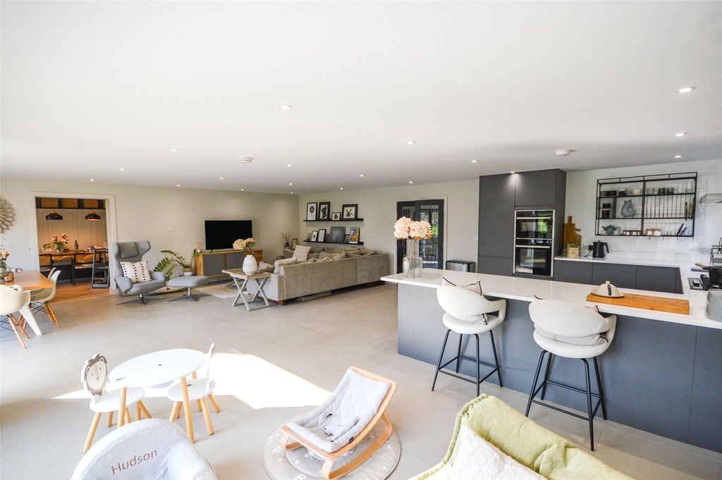 Property photo 3 of 34 Picture No. 80