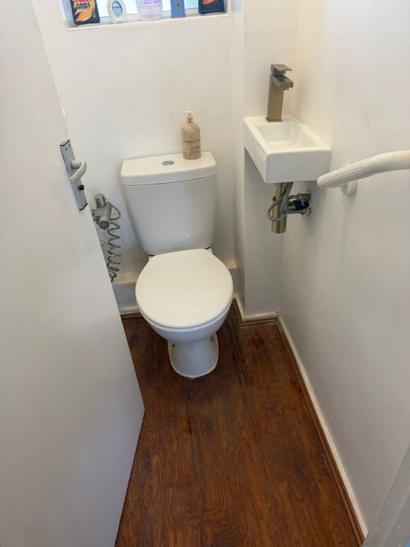 Property photo 3 of 8 Gallery