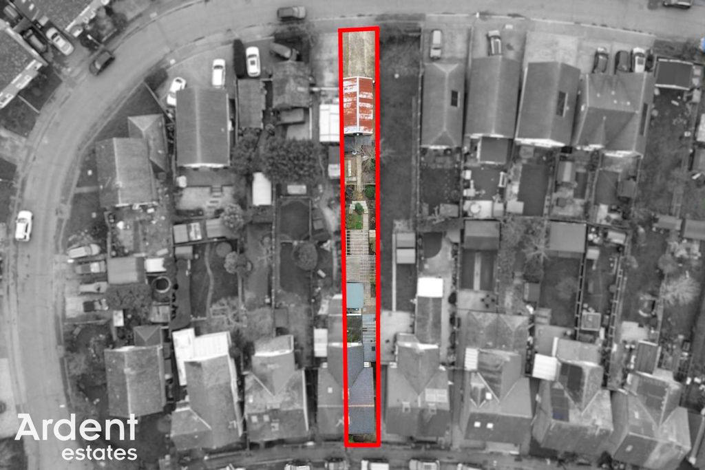 Property photo 2 of 36