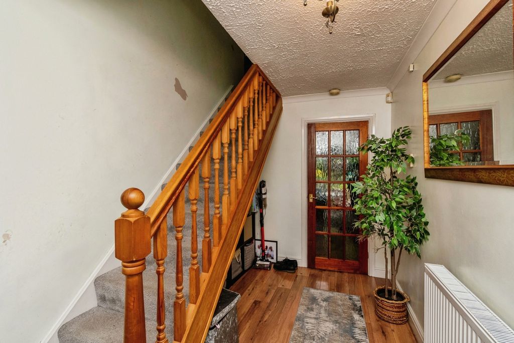 Property photo 2 of 17 Pbox-Img.Jpg
