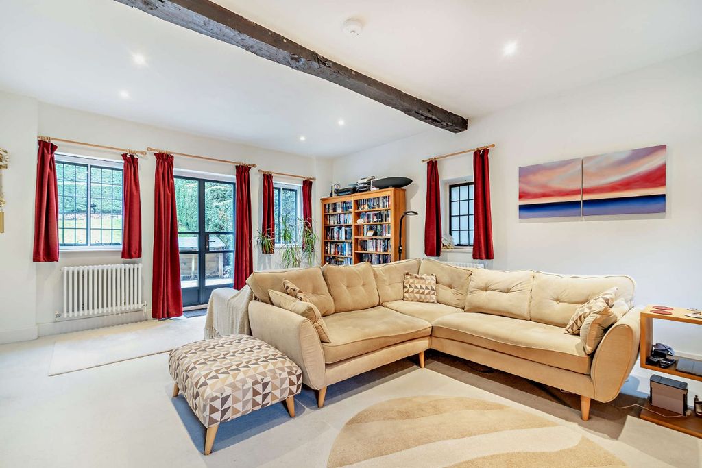 Property photo 3 of 12 Picture No. 10