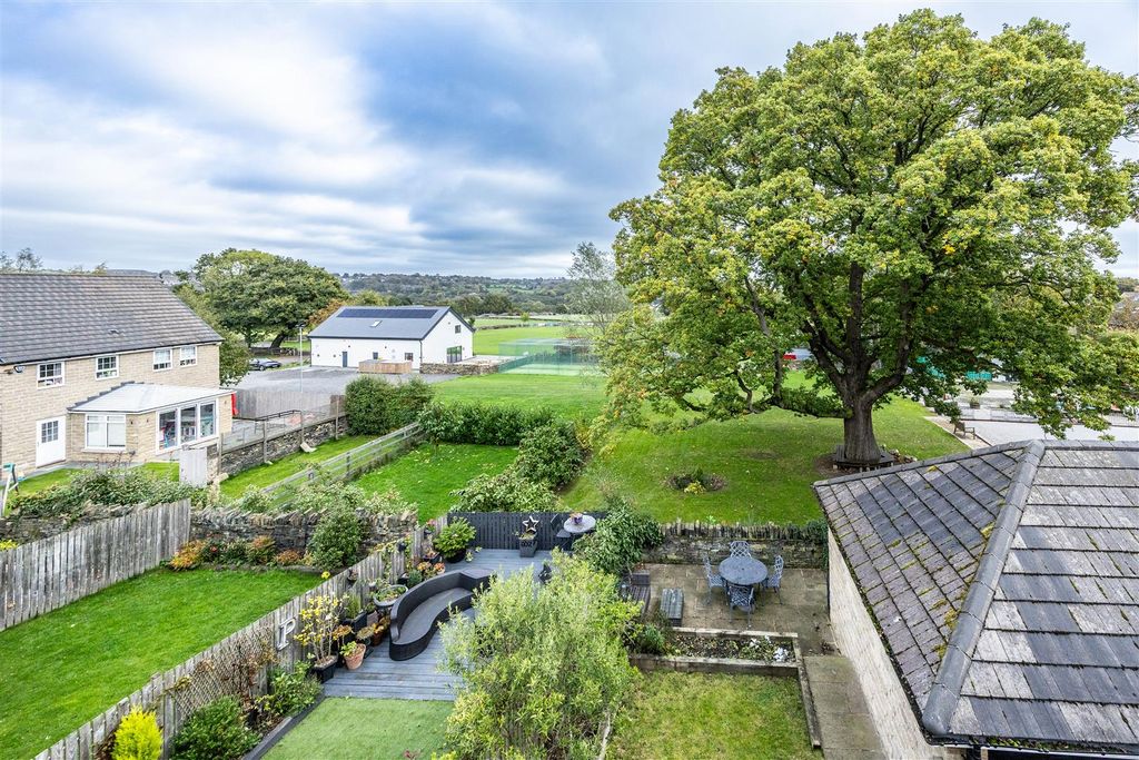 Property photo 3 of 41 21Smchalifax-091025-9.Jpg