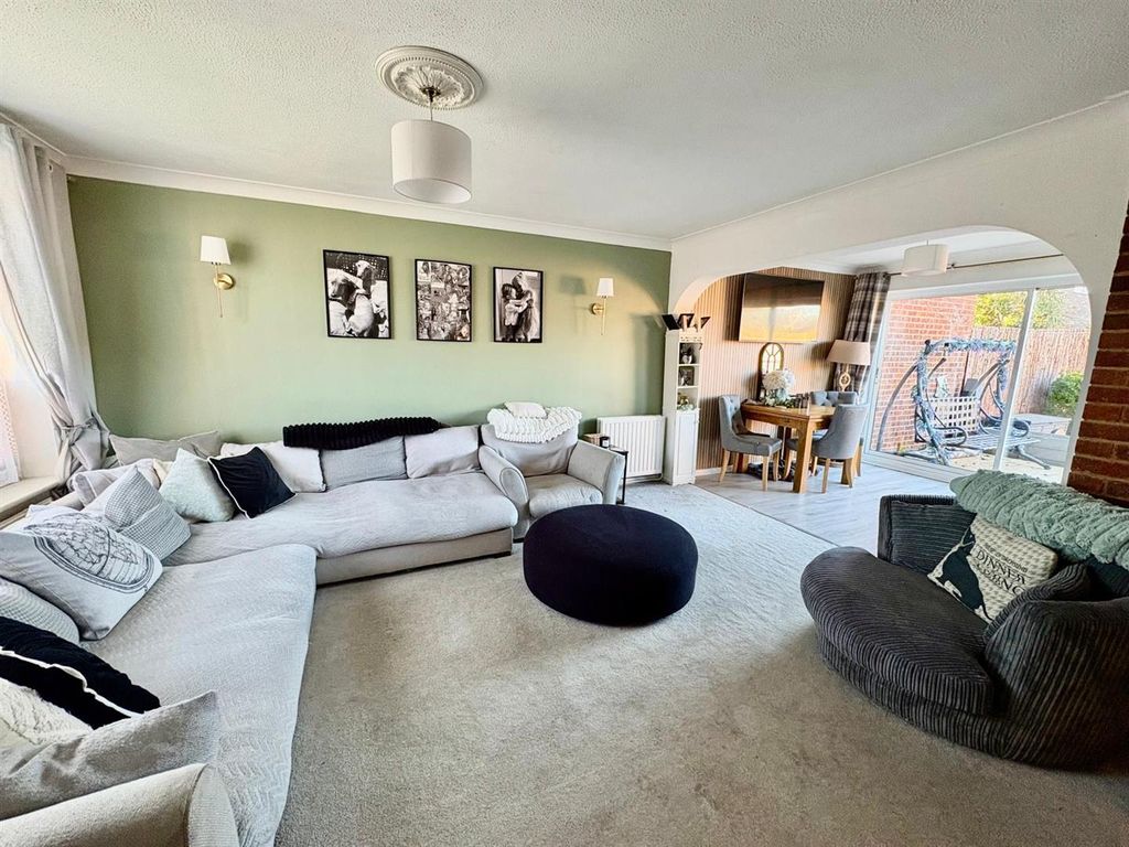 Property photo 2 of 11 6.Jpeg