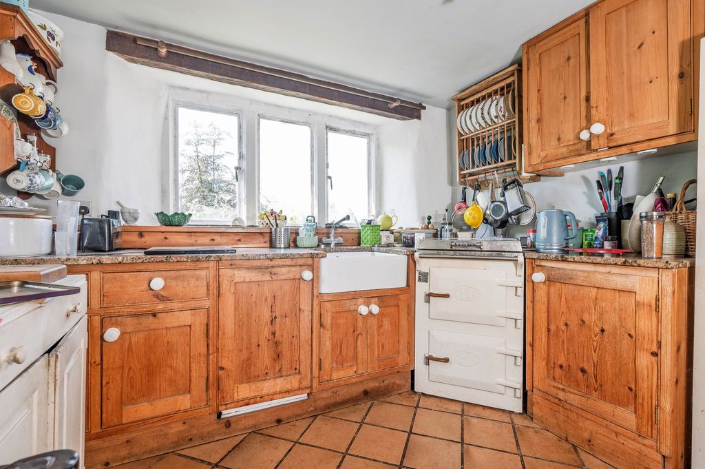 Property photo 2 of 21 Kitchen
