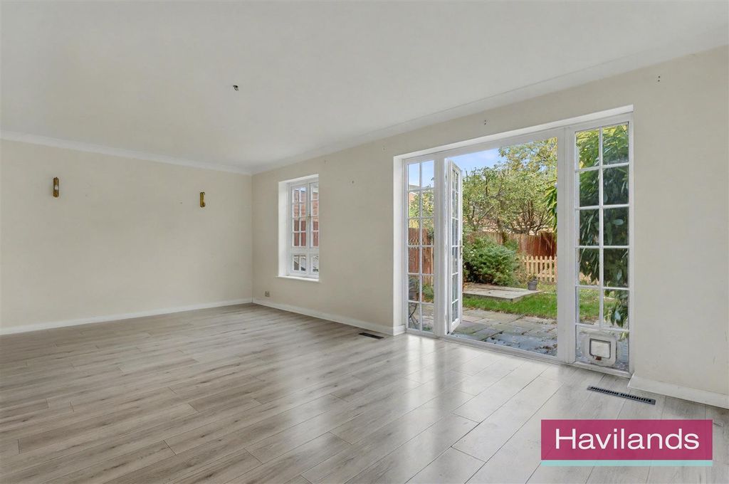 Property photo 3 of 20 Private Road-17.Jpg