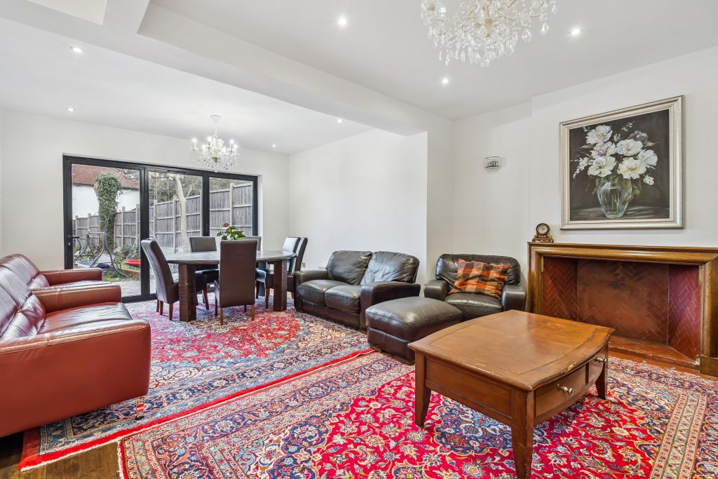 Property photo 2 of 17