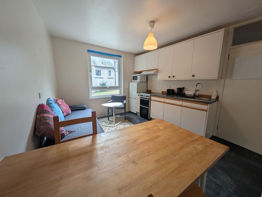Property photo 2 of 8 Kitchen