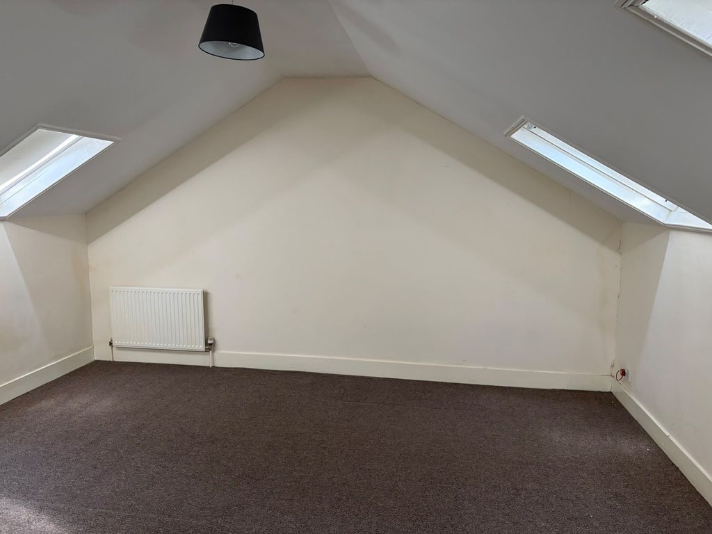 Property photo 1 of 8 2 Bed Flat To Rent High Street, Wealdstone Ha3