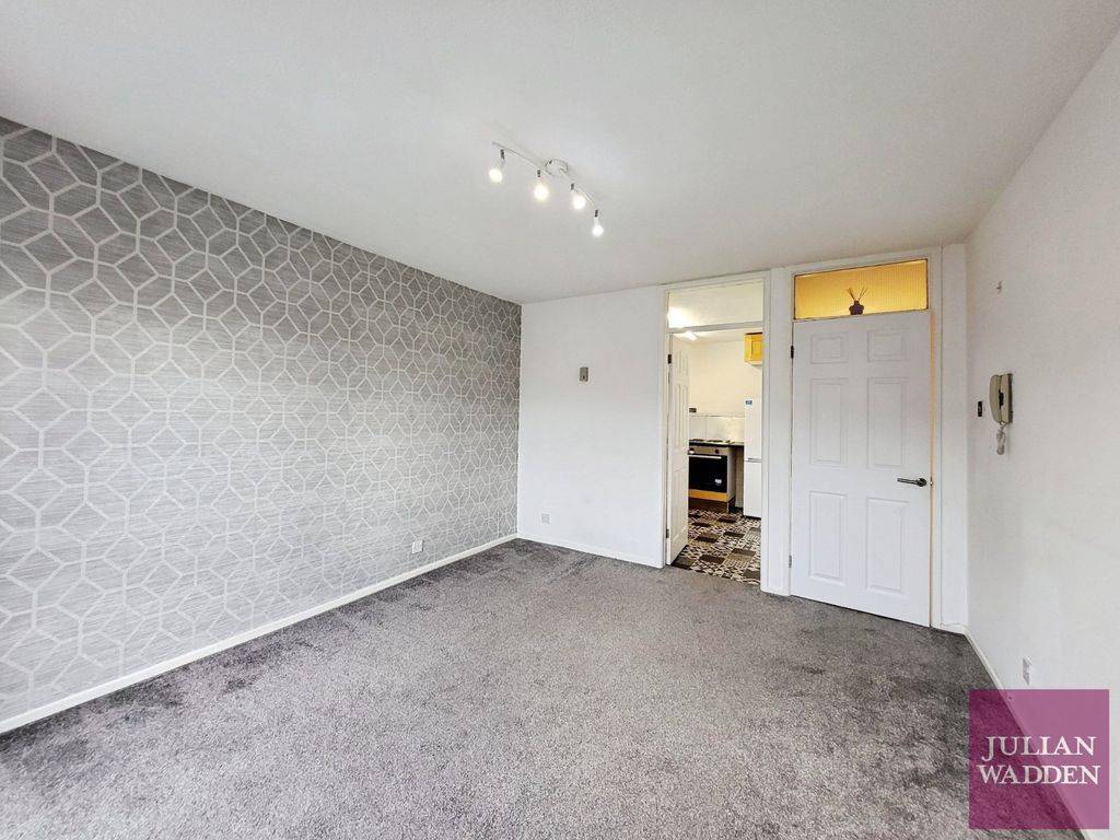 Property photo 3 of 12 Picture 3