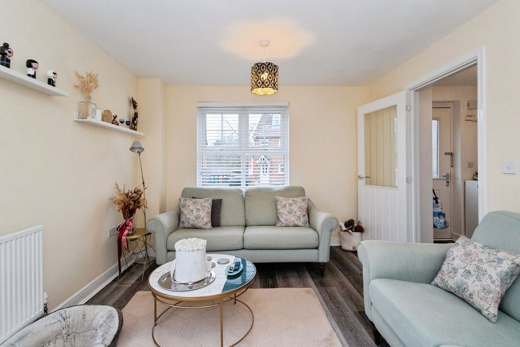 Property photo 3 of 19 Pbox-Img.Jpg