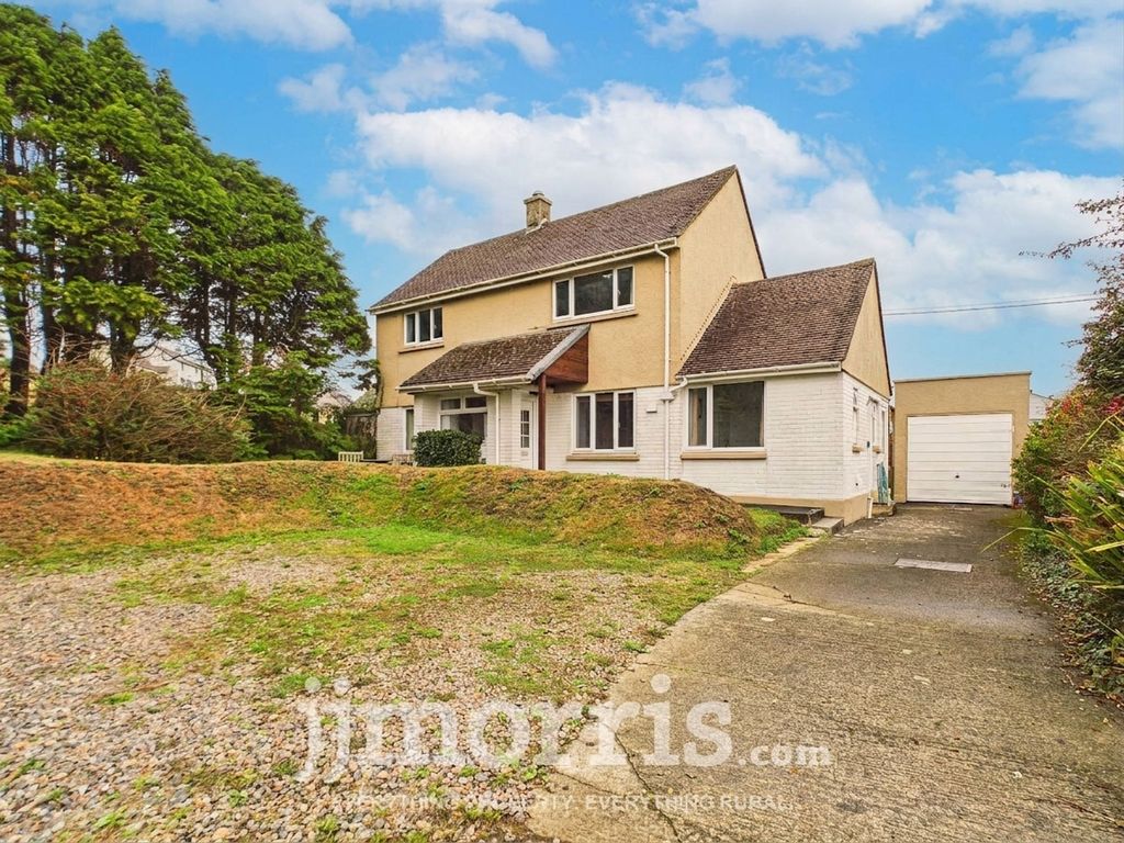 Property photo 1 of 28