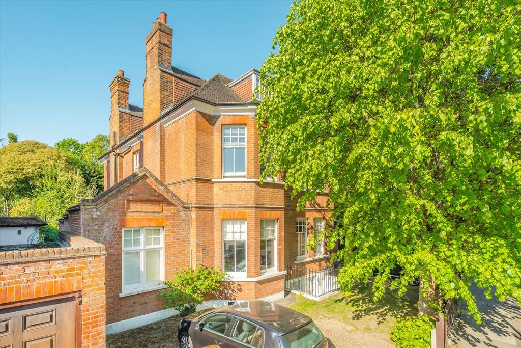 Property photo 1 of 8