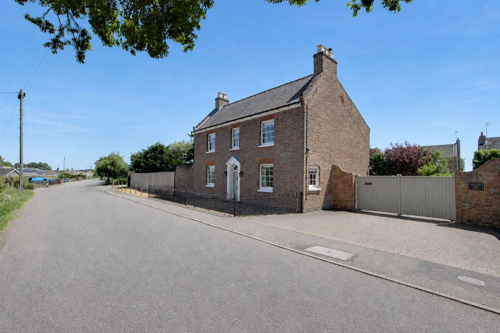 Property photo 1 of 70