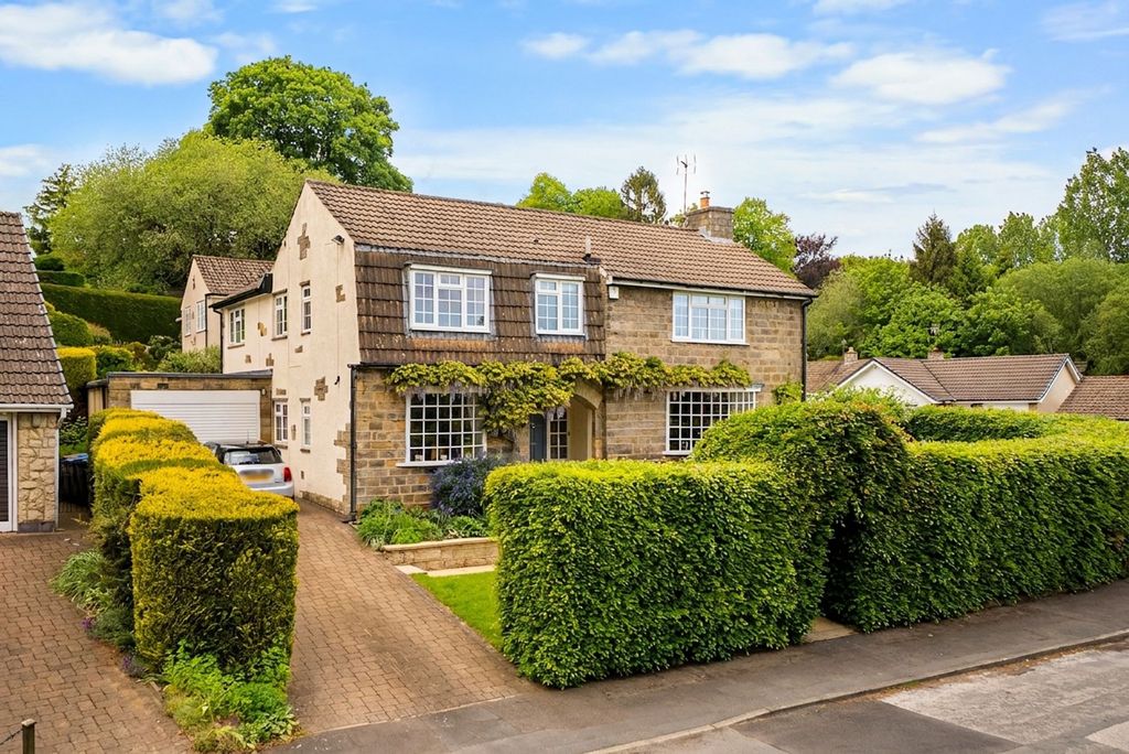 Property photo 1 of 33