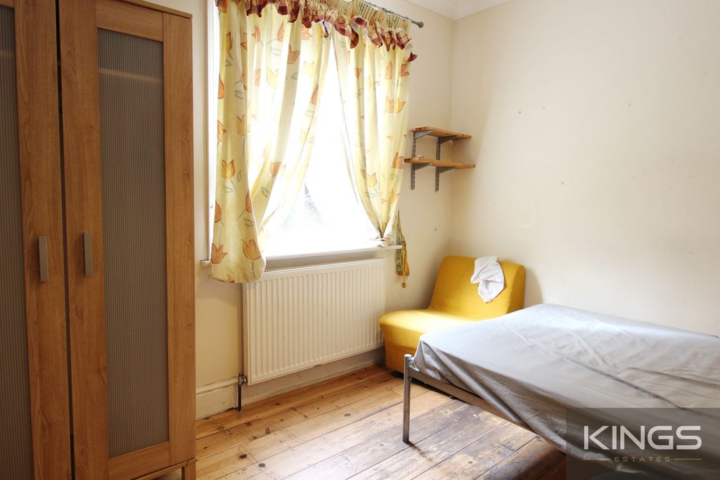 Property photo 2 of 6