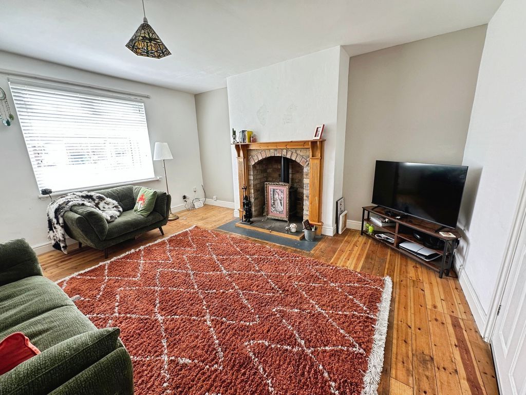 Property photo 2 of 8 Photo 7