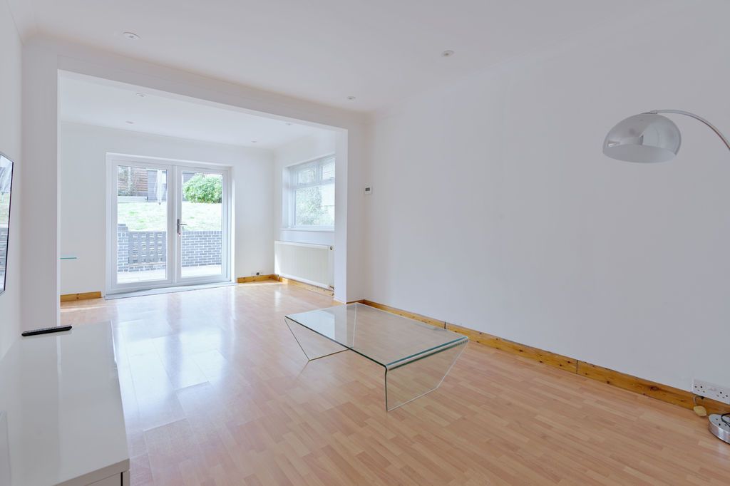Property photo 3 of 17 Photo 21