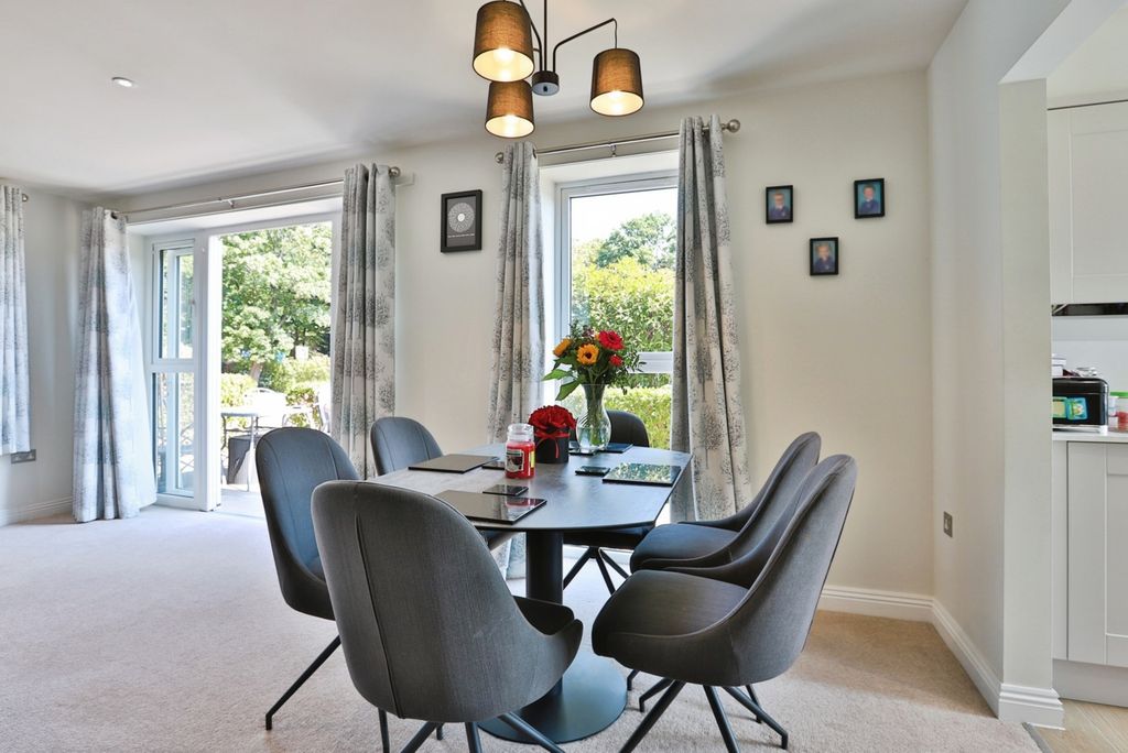 Property photo 3 of 10 Pbox-Img.Jpg