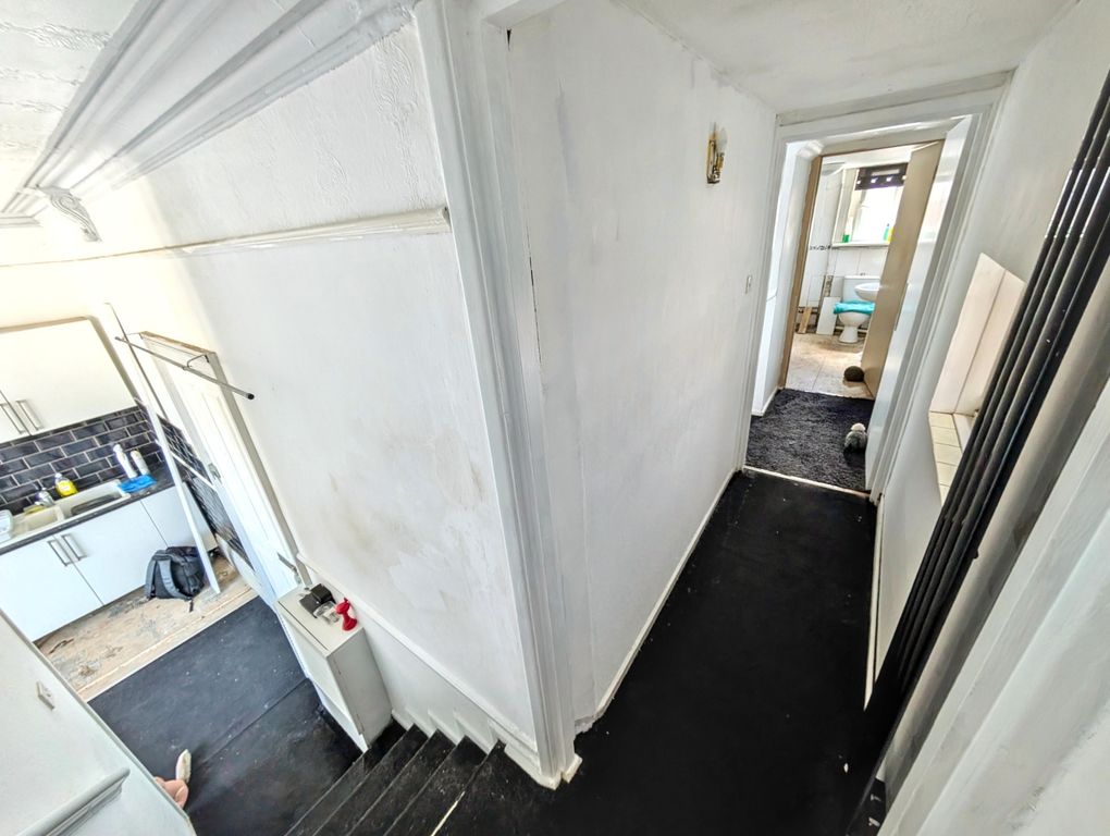 Property photo 3 of 11 Image 2