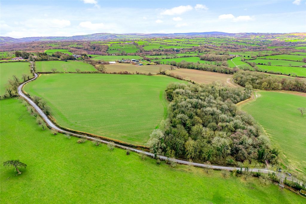 Property photo 3 of 8 Picture No. 18