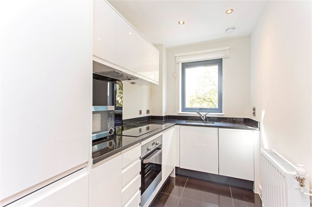 Property photo 2 of 10 Kitchen