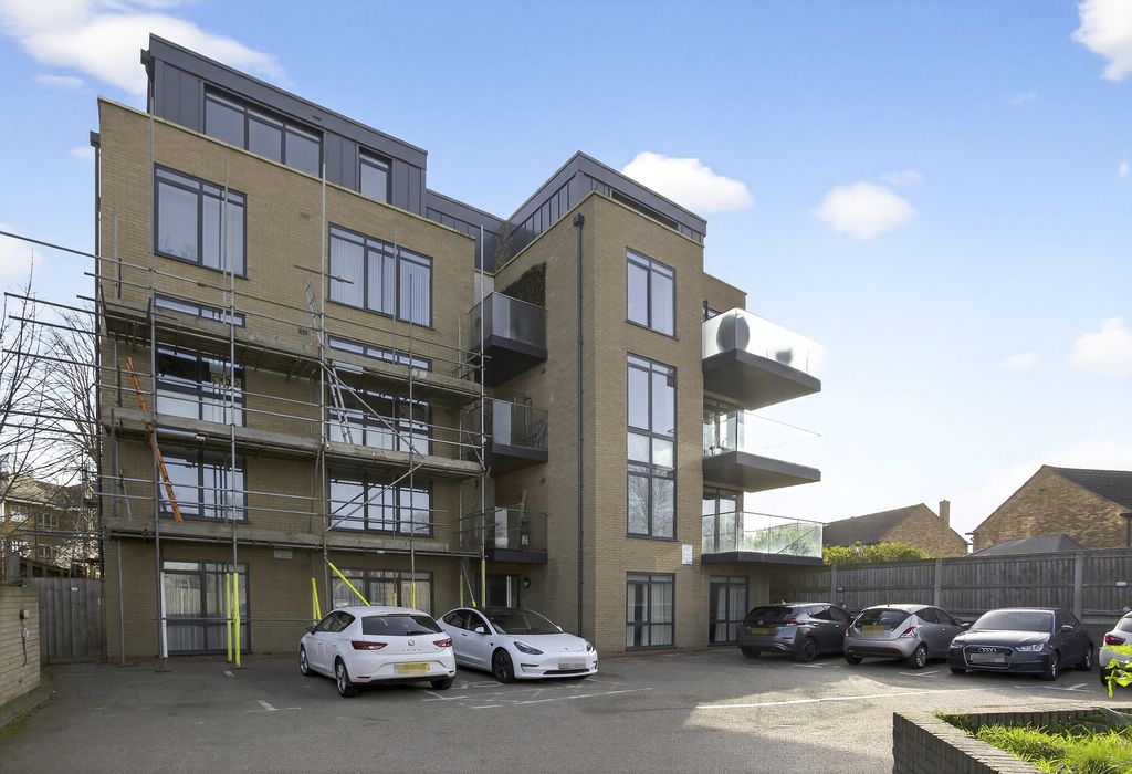 Property photo 1 of 24