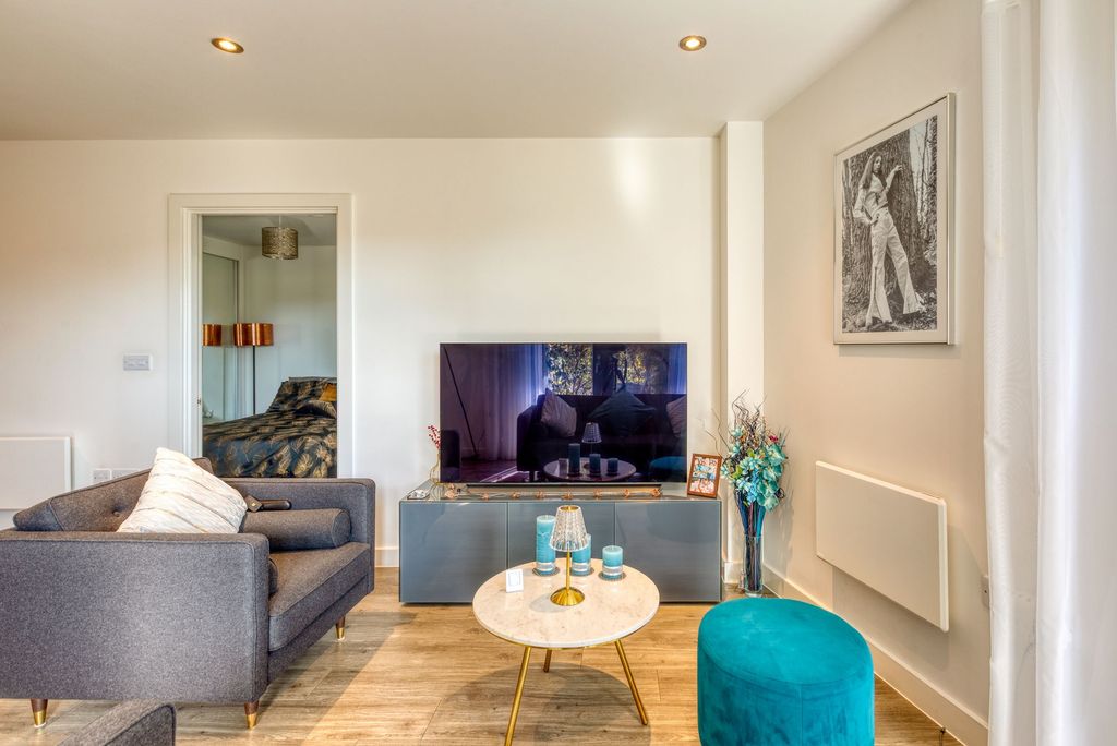 Property photo 3 of 19