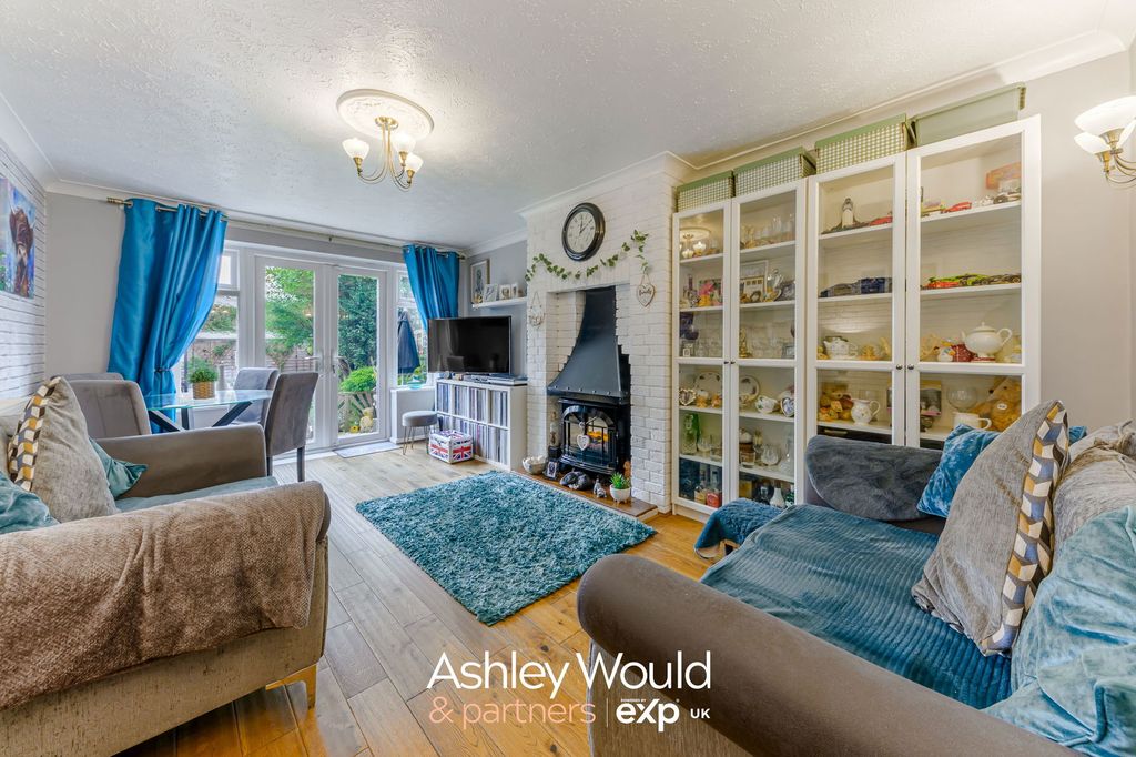 Property photo 3 of 22