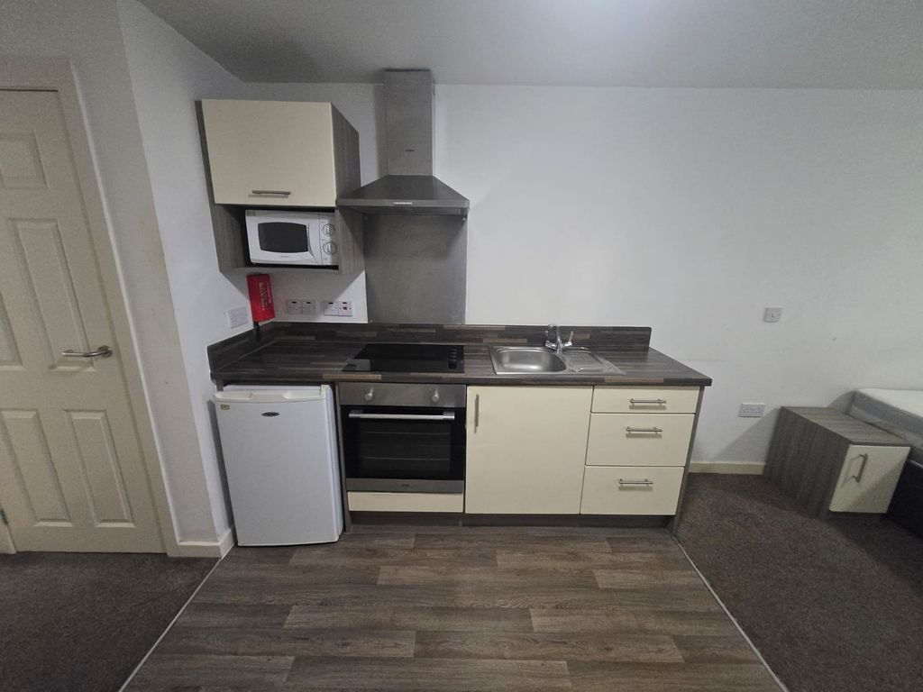 Property photo 3 of 6 Picture No. 04