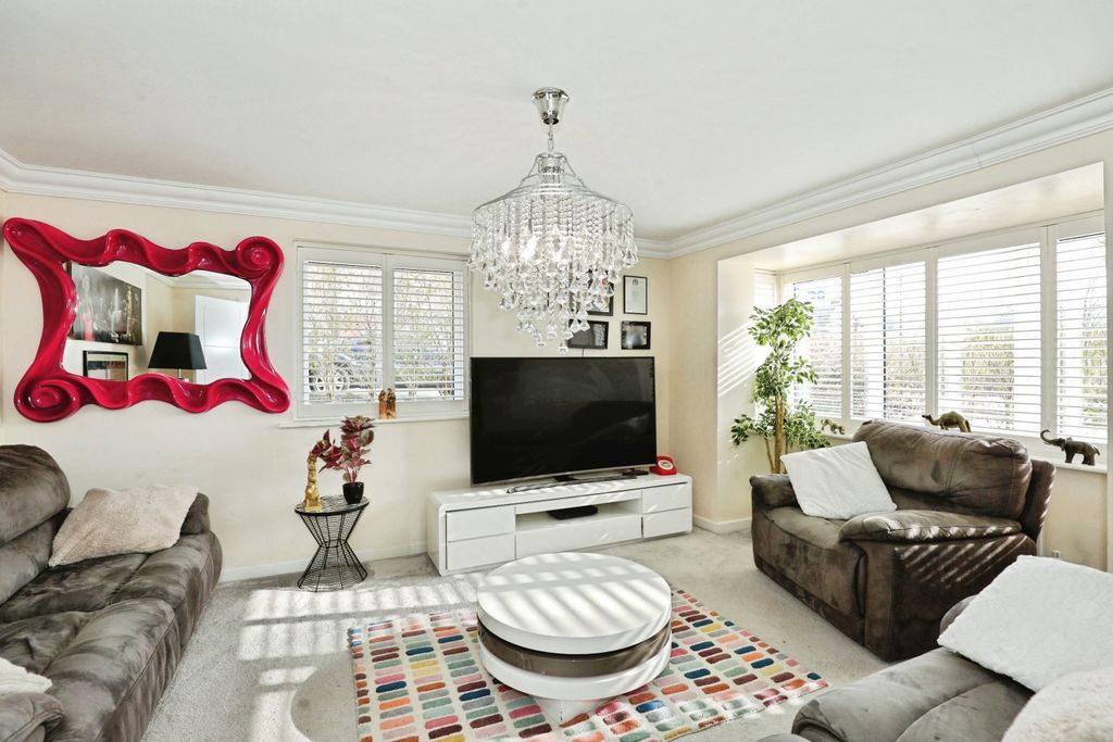 Property photo 2 of 20 Lounge