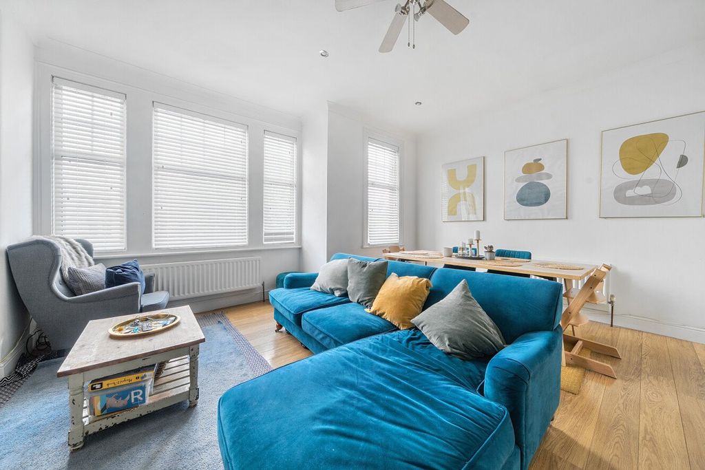 Property photo 2 of 19 Picture No. 04