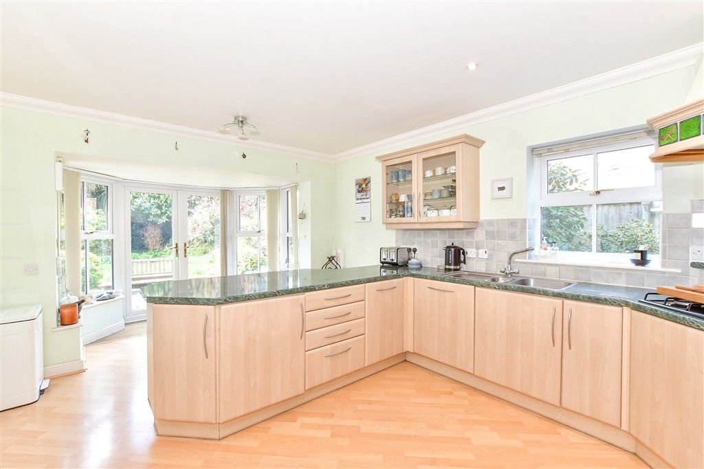 Property photo 2 of 15 Kitchen/Breakfast Room