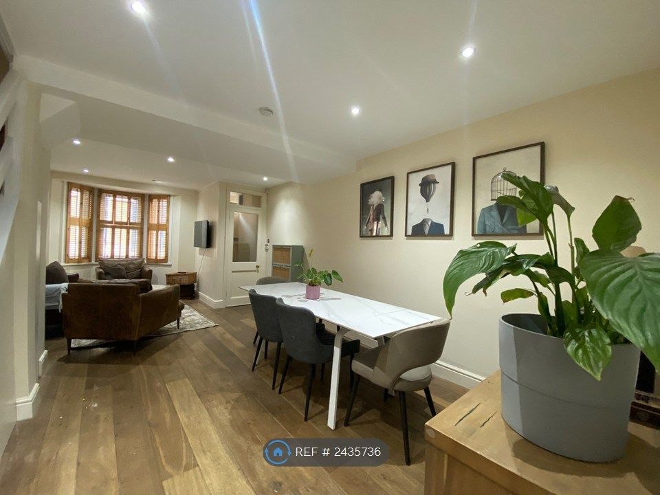 Property photo 3 of 32